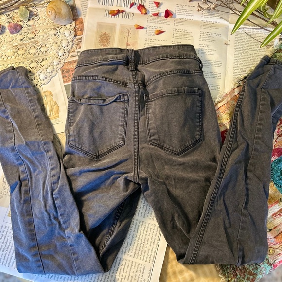 Old Navy Rockstar pants - Picture 2 of 4